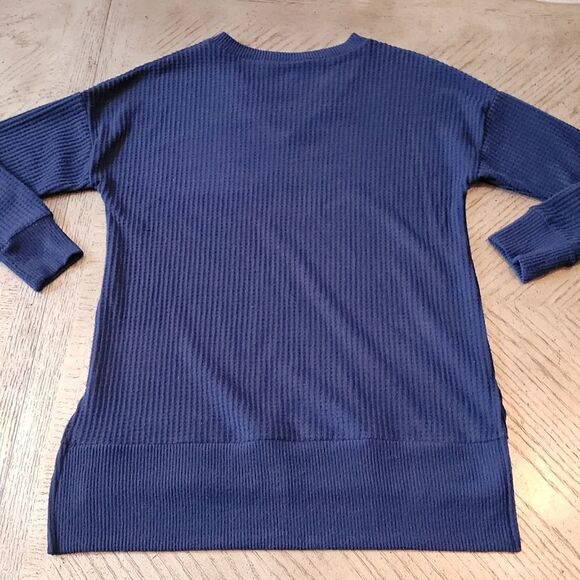 Navy knit v neck tunic size S-M 💙 - Picture 6 of 6